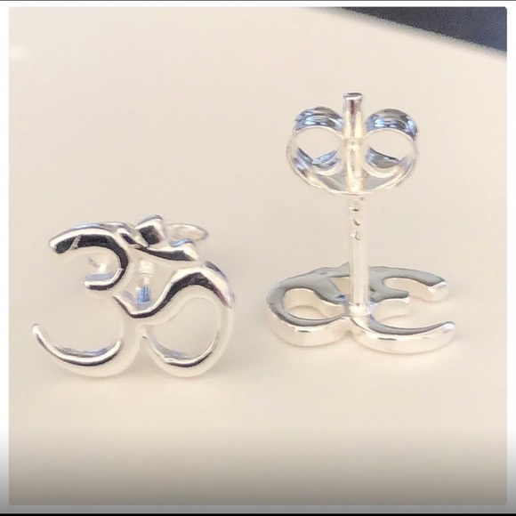 💕Sterling Silver Om Earrings💕 - Picture 2 of 8